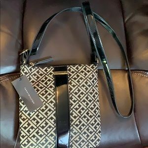 Tommy Hilfiger criss body bag